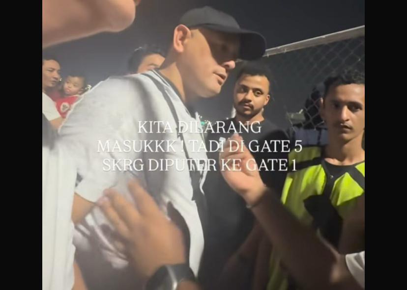 Momen Jennifer dihalangi masuk gate